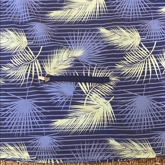 Hang Ten Blue and Green Palm Leaf Pattern Rash Guard sz Med - Picture 8 of 10